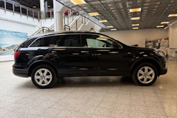 Musta Audi Q7 2011 kuva 11.