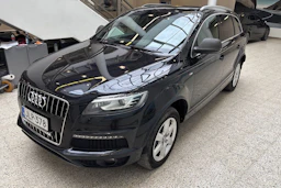 Musta Audi Q7 2011 kuva 12.