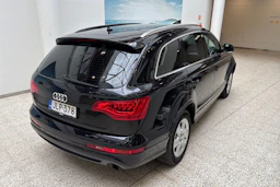 Musta Audi Q7 2011 kuva 14.