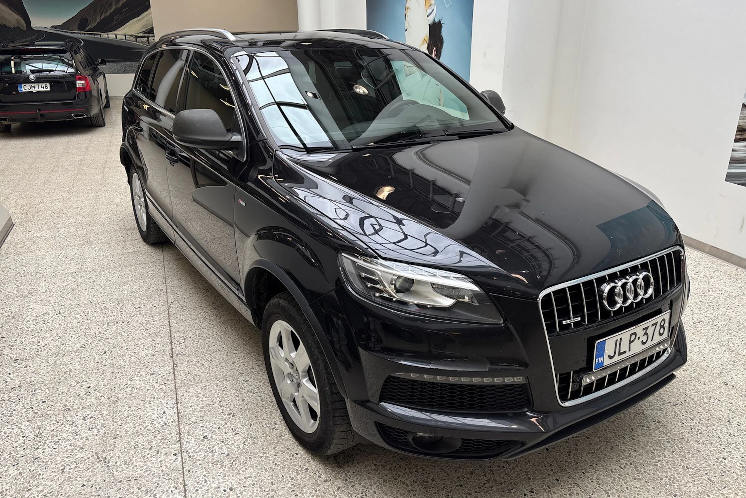 Musta Audi Q7 2011 kuva 15.