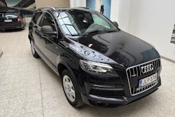 Musta Audi Q7 2011 kuva 15.