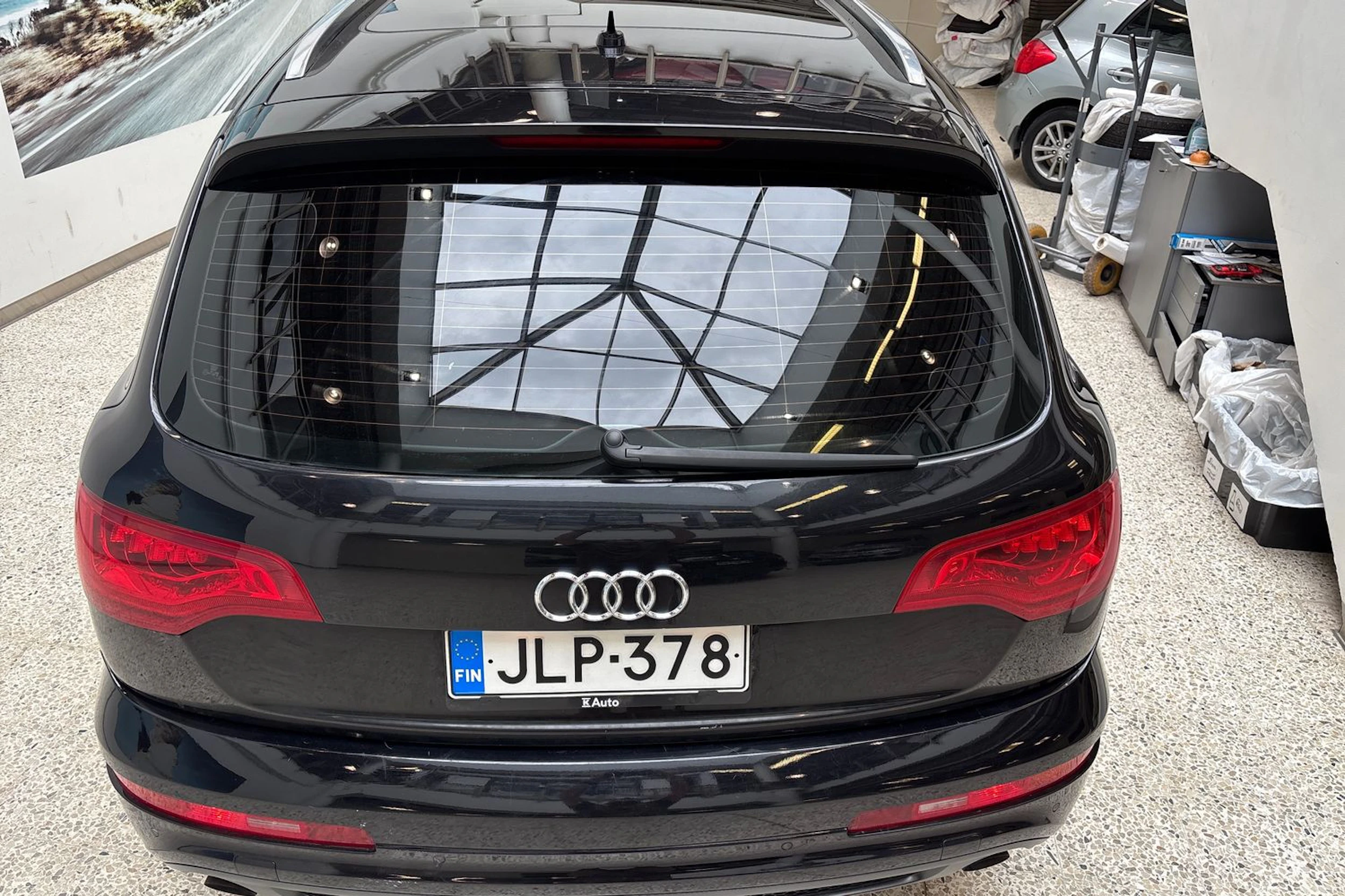 Musta Audi Q7 2011 kuva 19.