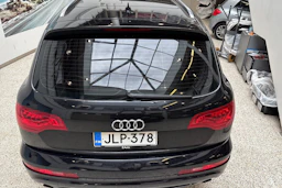 Musta Audi Q7 2011 kuva 19.