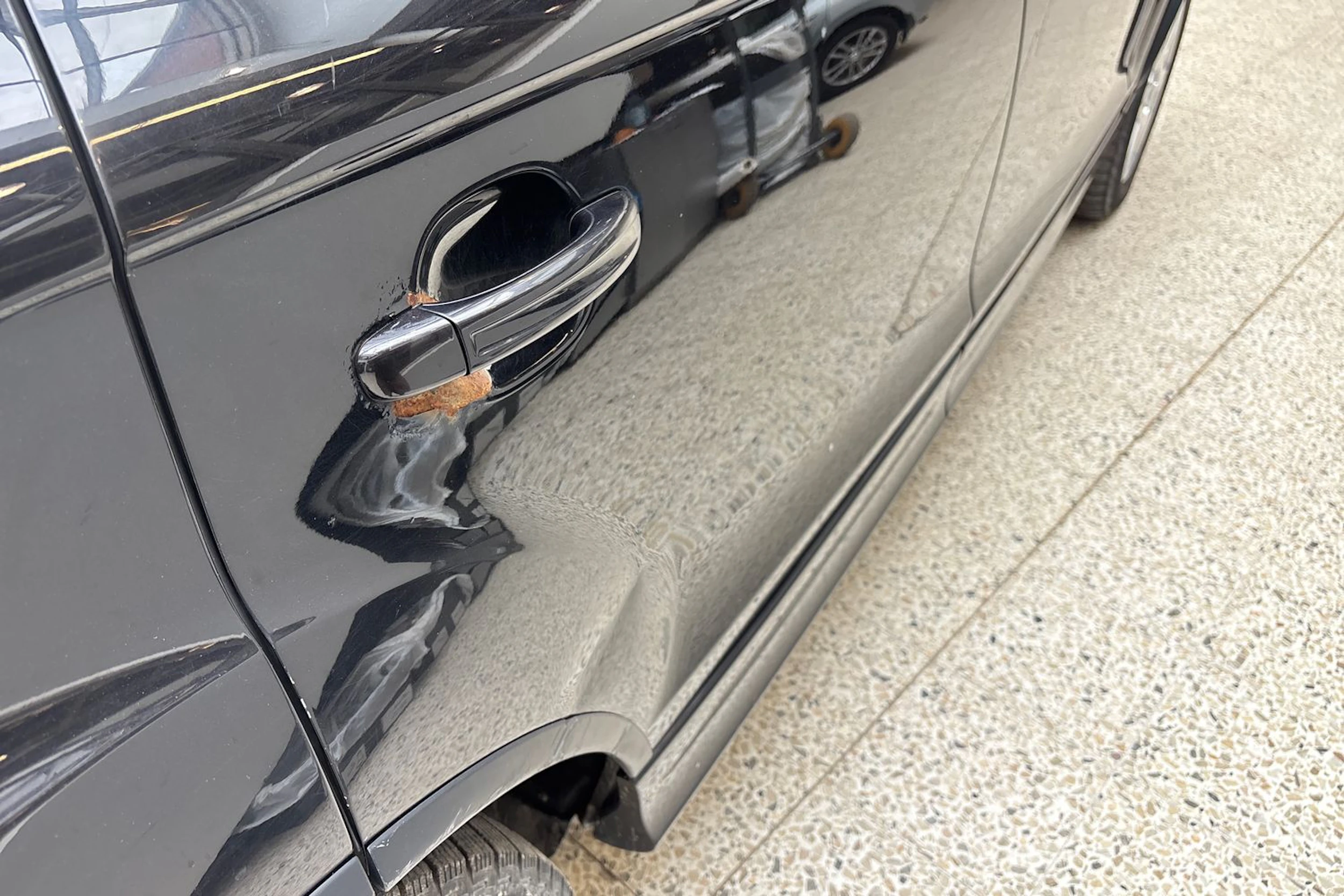 Musta Audi Q7 2011 kuva 22.