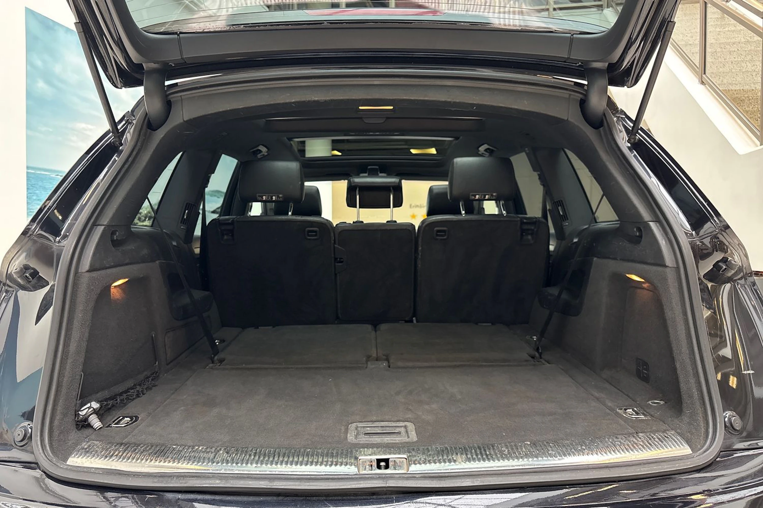 Musta Audi Q7 2011 kuva 27.