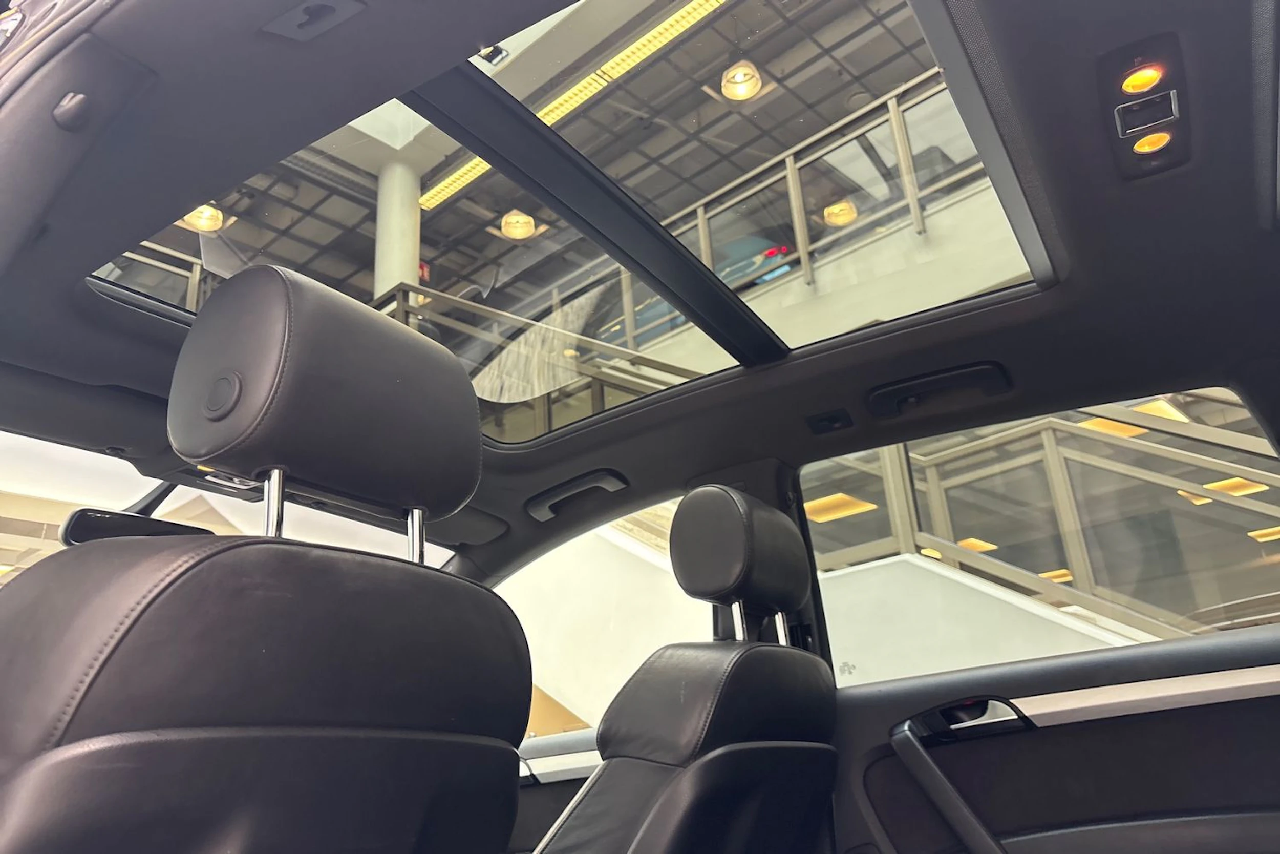 Musta Audi Q7 2011 kuva 29.