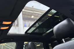 Musta Audi Q7 2011 kuva 30.