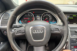 Musta Audi Q7 2011 kuva 31.