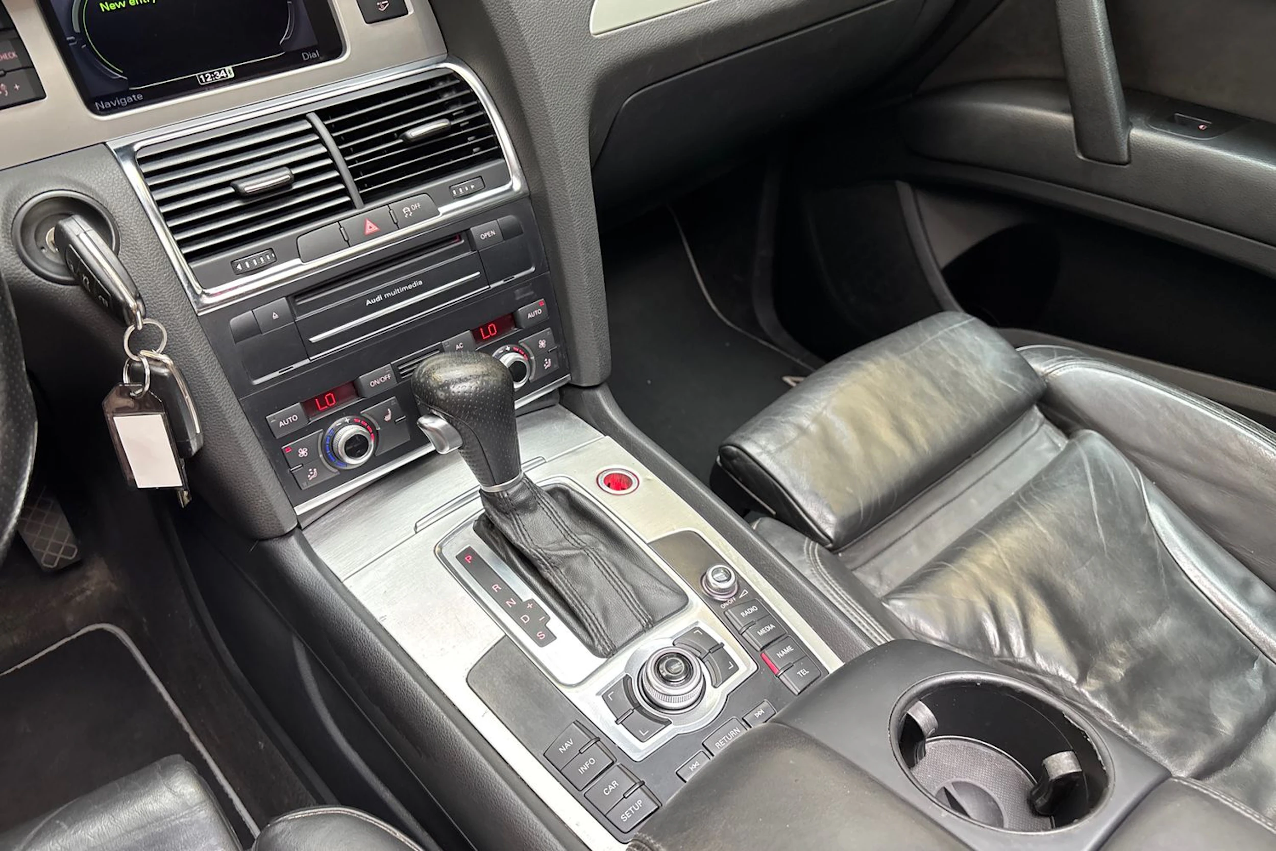 Musta Audi Q7 2011 kuva 32.