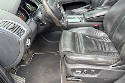 Musta Audi Q7 2011 kuva 38.