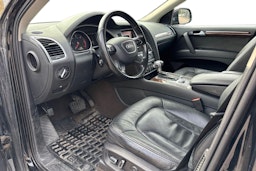 musta Audi Q7 2011 kuva 3.