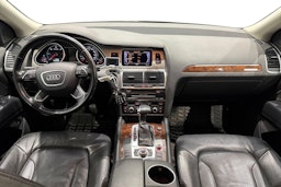 musta Audi Q7 2011 kuva 9.