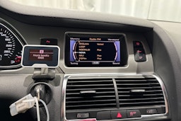 musta Audi Q7 2011 kuva 22.