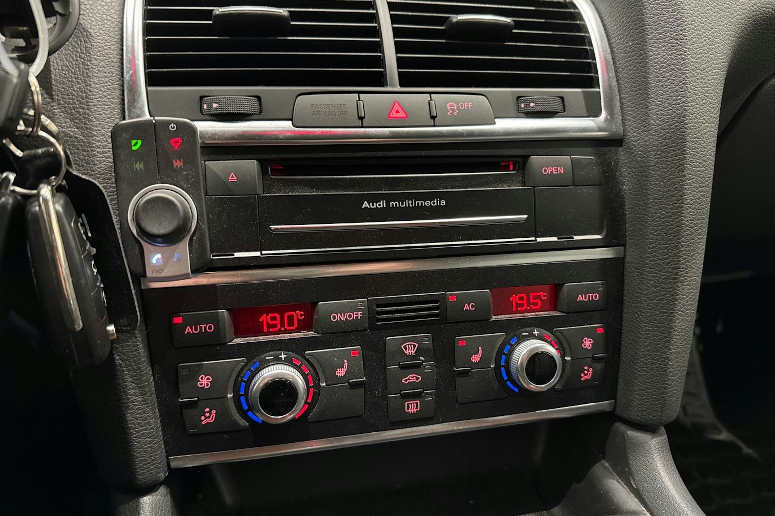 musta Audi Q7 2011 kuva 24.