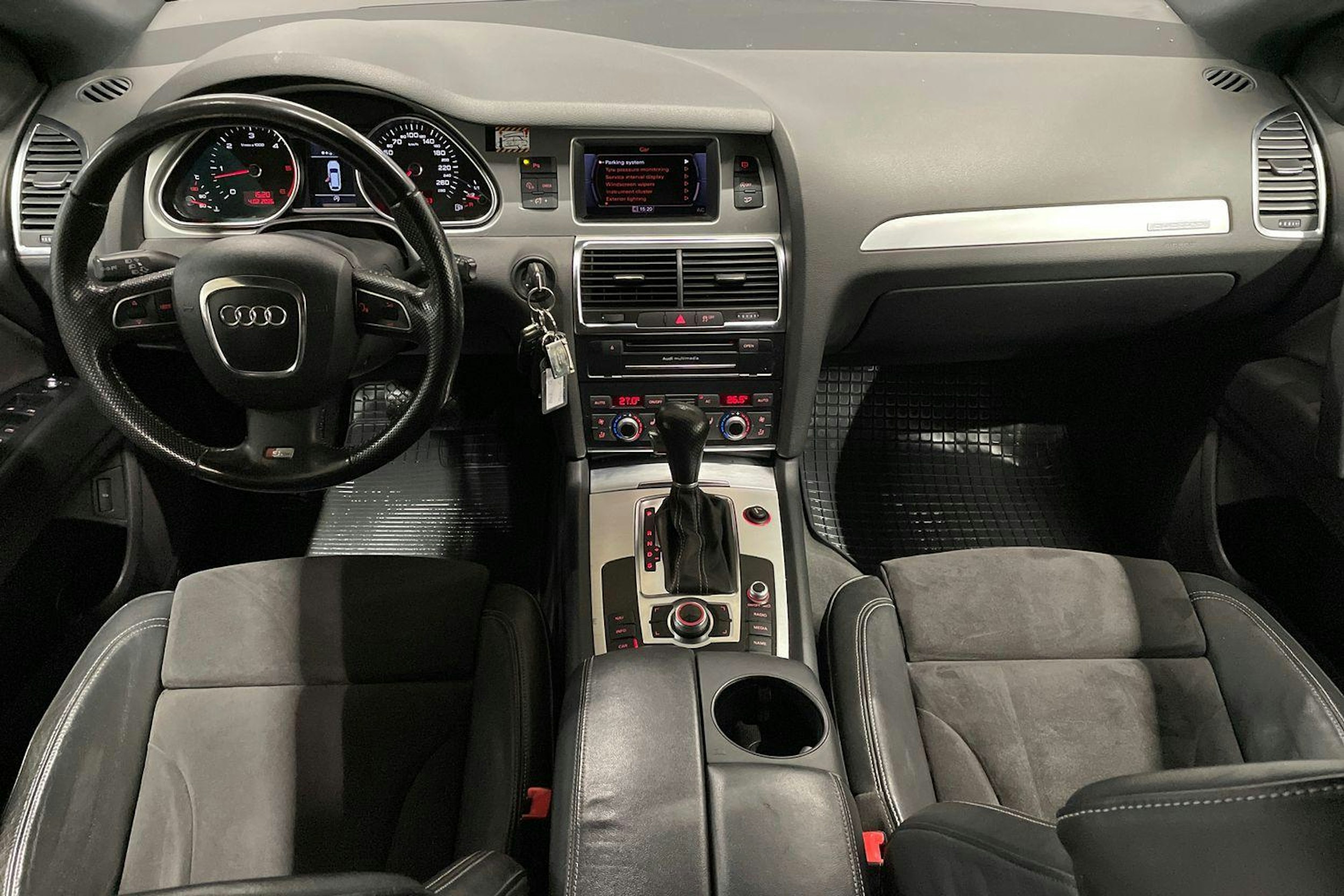 Harmaa Audi Q7 2011 kuva 9.