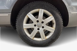 Harmaa Audi Q7 2011 kuva 11.