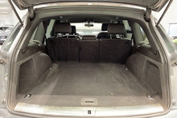 Harmaa Audi Q7 2011 kuva 15.