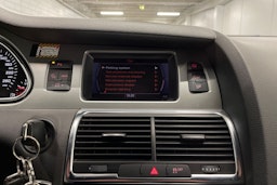 Harmaa Audi Q7 2011 kuva 18.