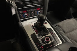 Harmaa Audi Q7 2011 kuva 19.