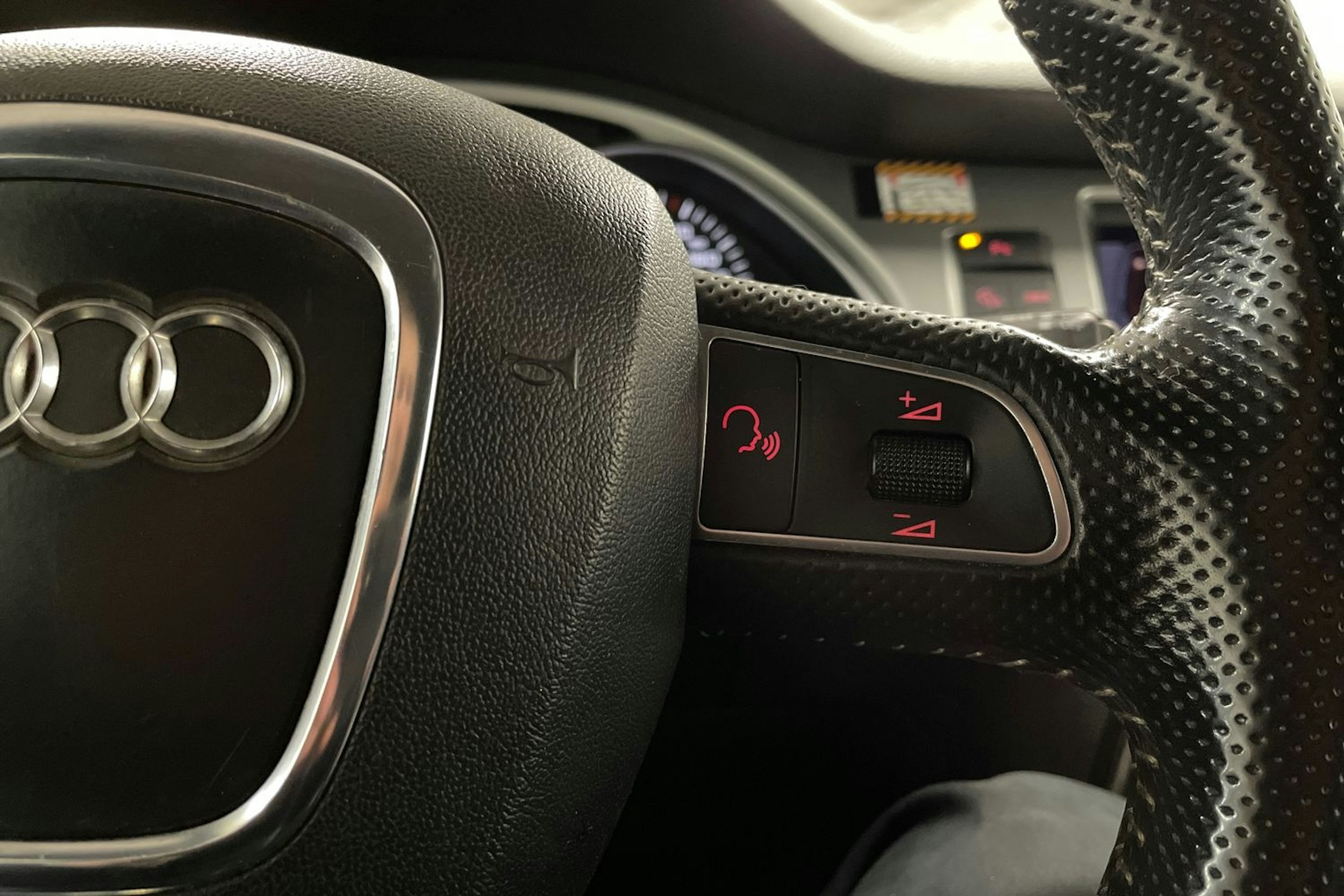 Harmaa Audi Q7 2011 kuva 22.