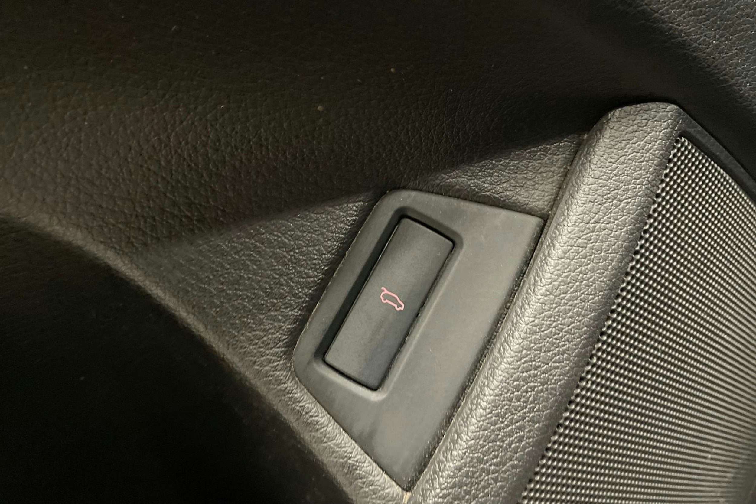 Harmaa Audi Q7 2011 kuva 23.