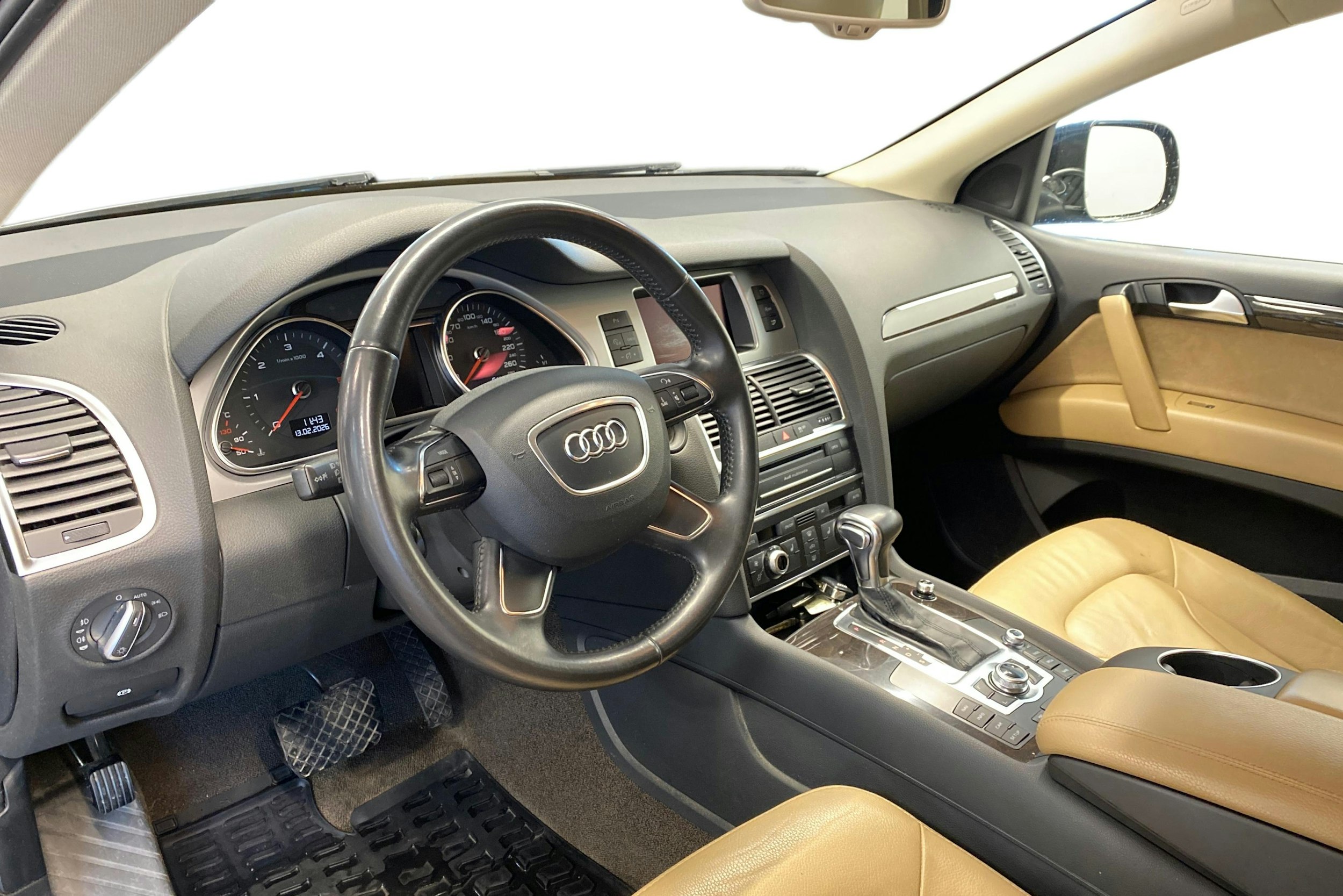 musta Audi Q7 2012 kuva 7.