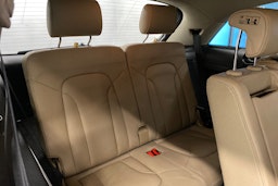 musta Audi Q7 2012 kuva 14.