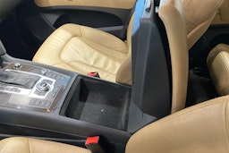 musta Audi Q7 2012 kuva 24.