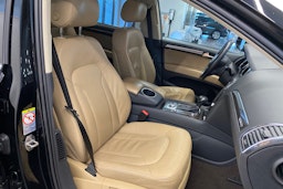 musta Audi Q7 2012 kuva 30.