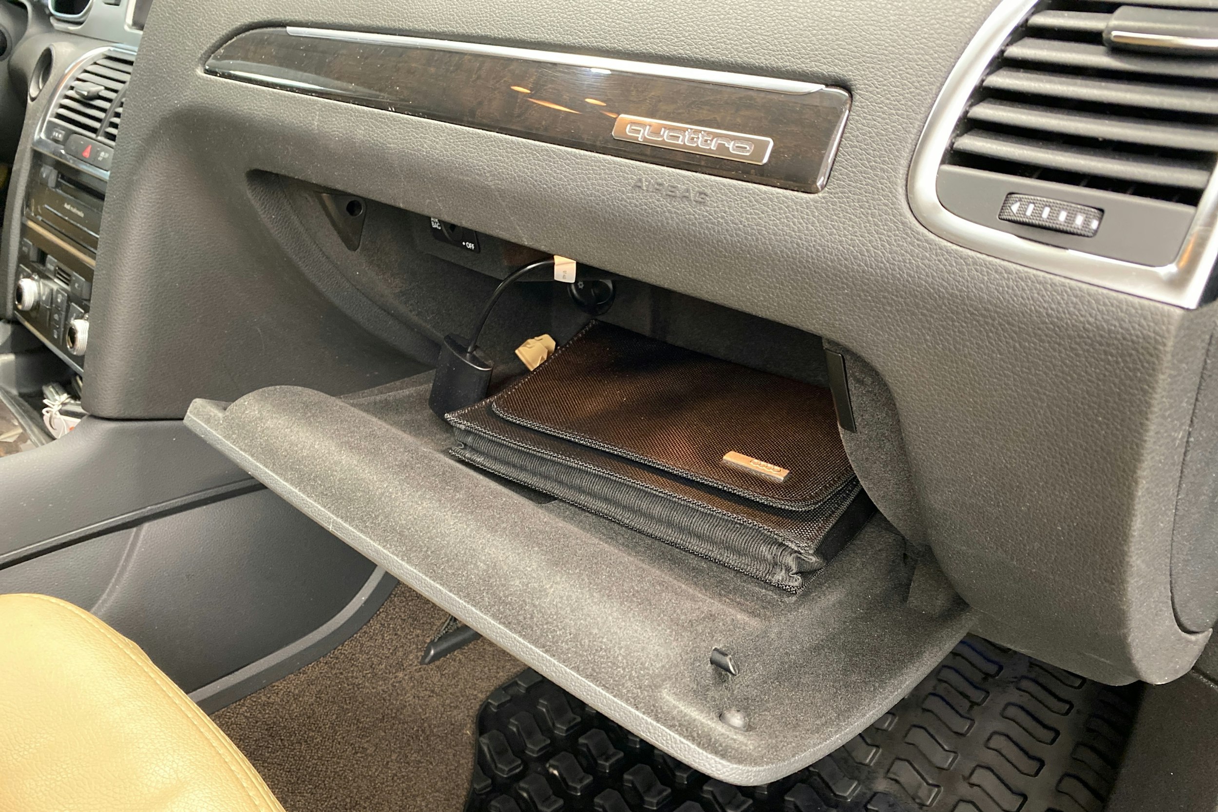 musta Audi Q7 2012 kuva 32.