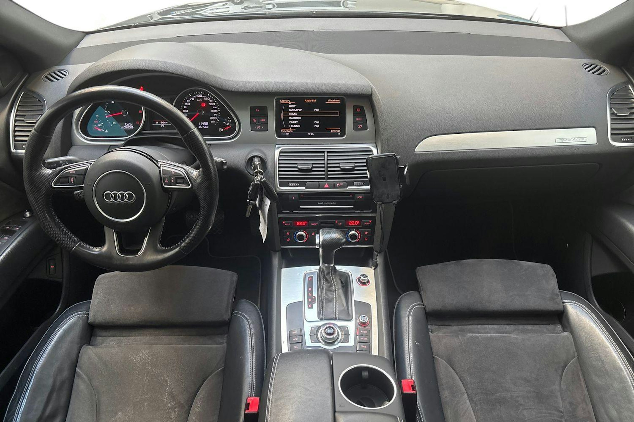 harmaa Audi Q7 2013 kuva 7.