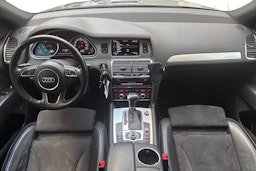 harmaa Audi Q7 2013 kuva 7.