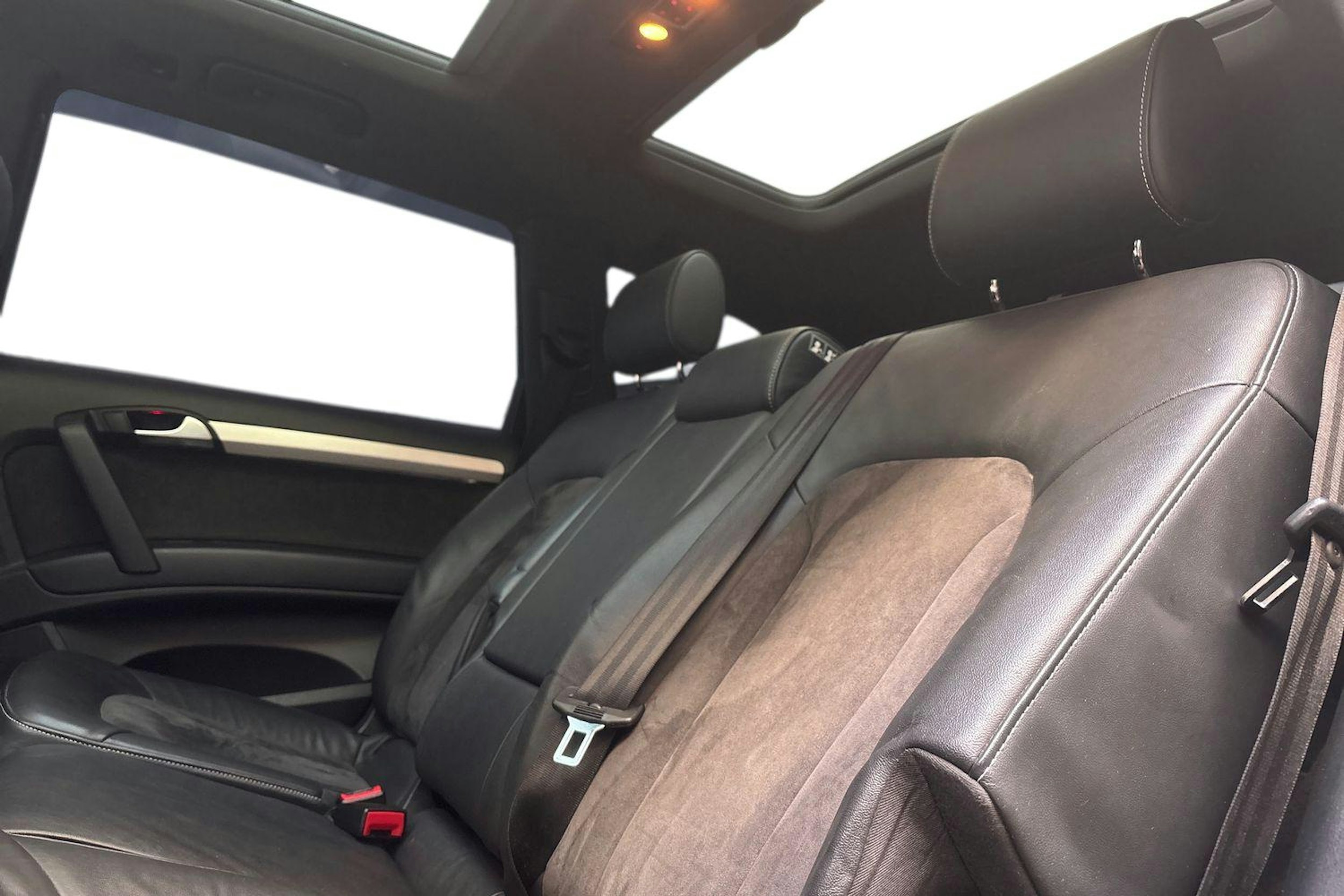 harmaa Audi Q7 2013 kuva 8.