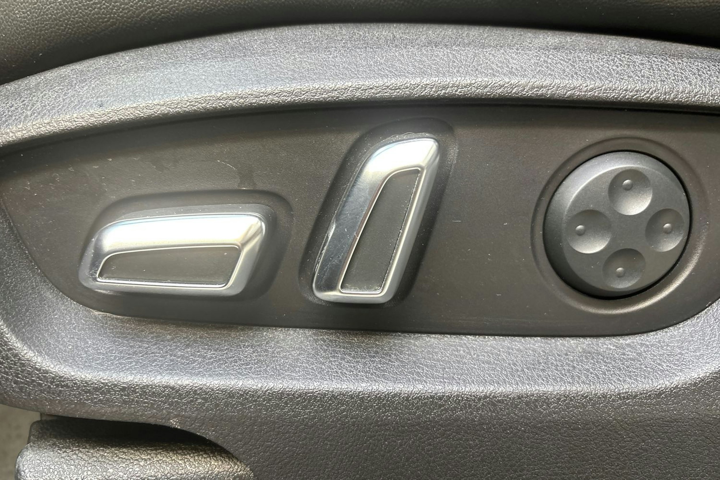 harmaa Audi Q7 2013 kuva 14.