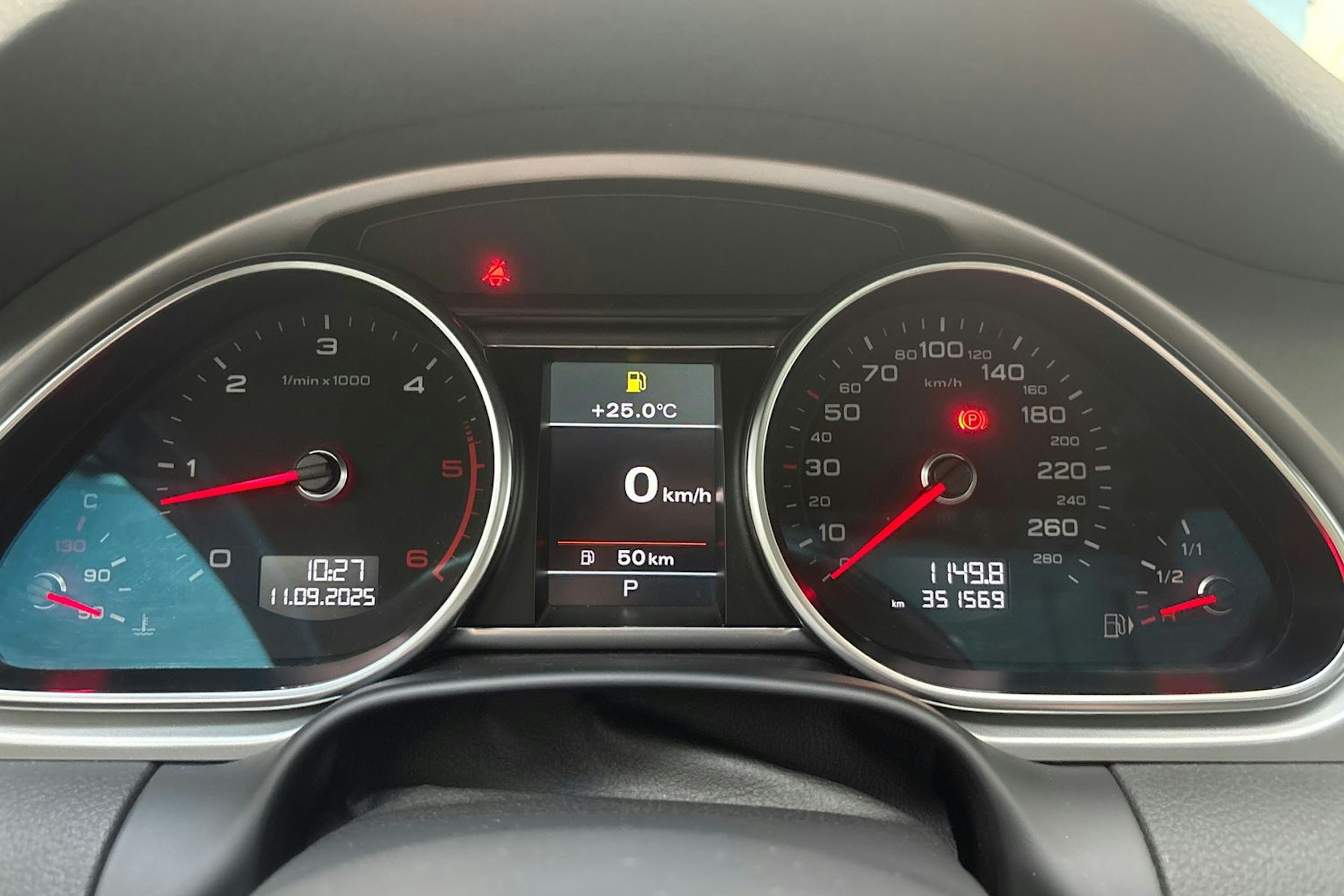 harmaa Audi Q7 2013 kuva 18.