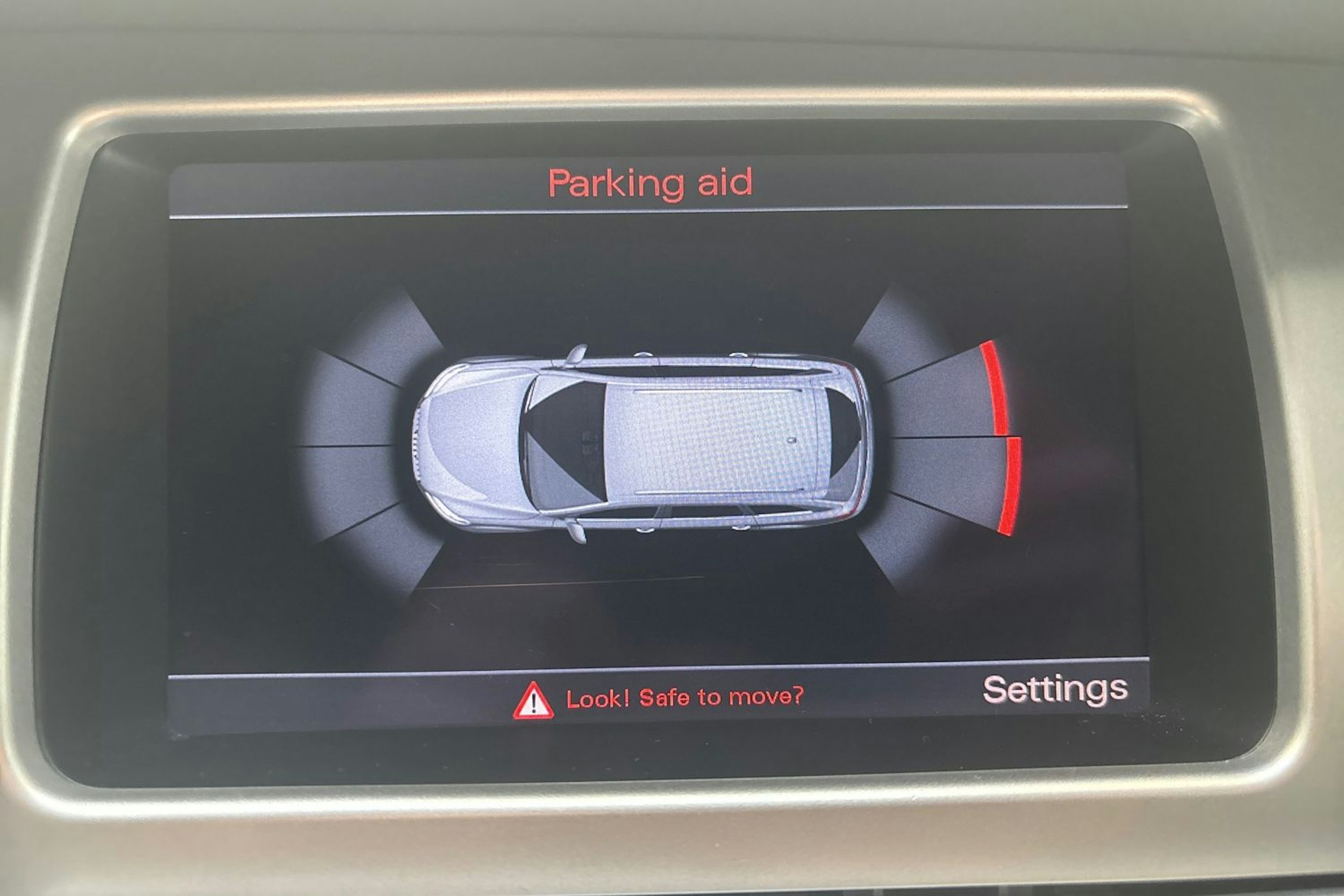 harmaa Audi Q7 2013 kuva 22.