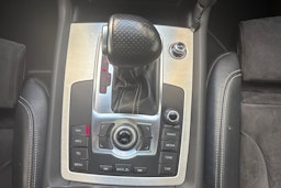 harmaa Audi Q7 2013 kuva 24.