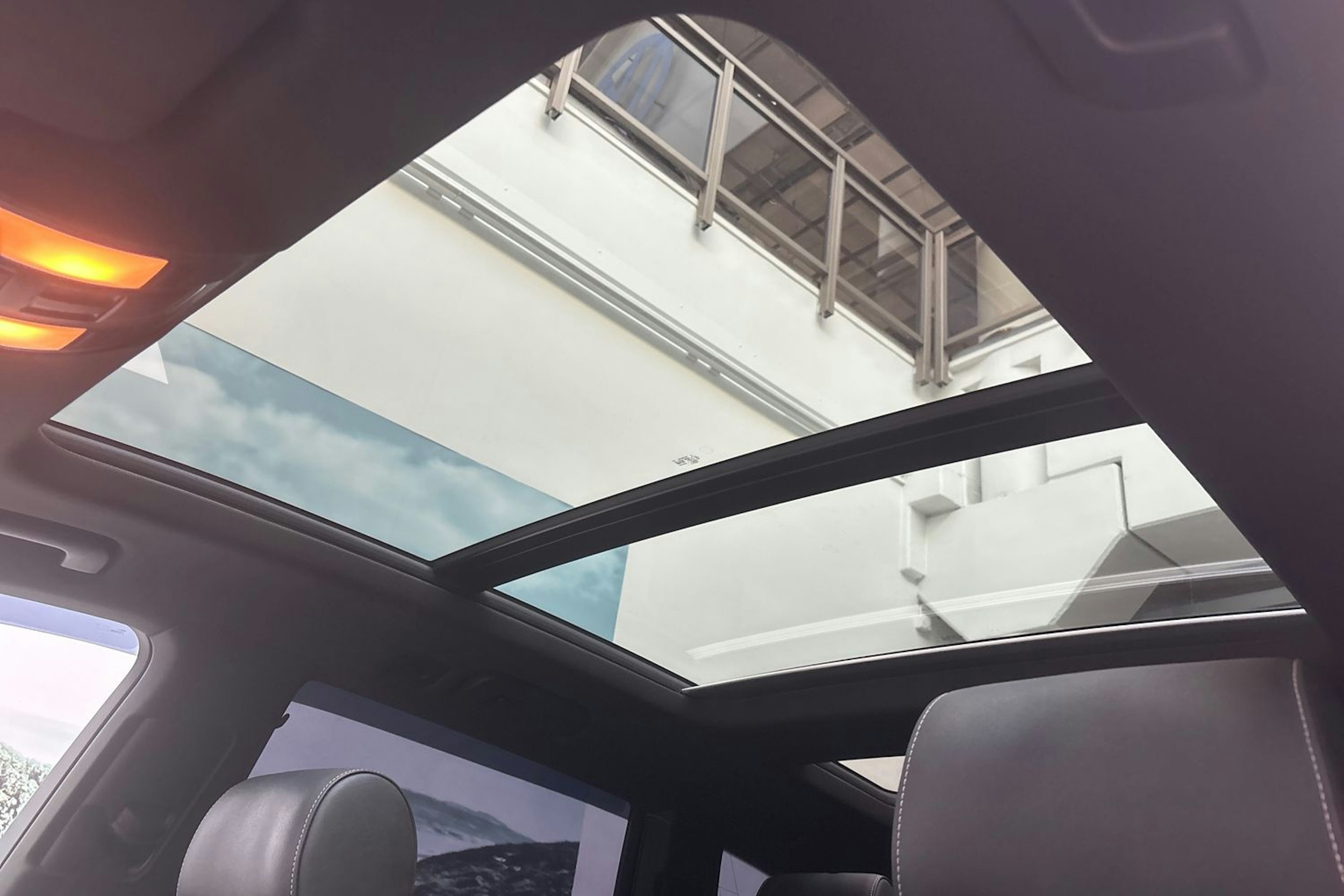 harmaa Audi Q7 2013 kuva 26.