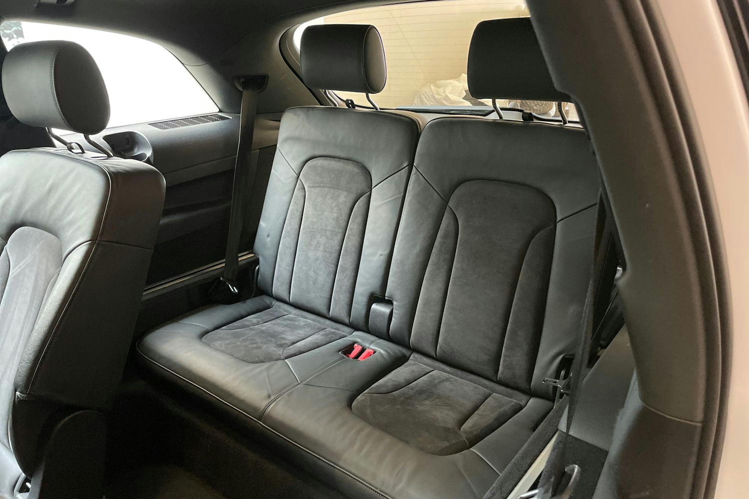 valkoinen Audi Q7 2014 kuva 14.