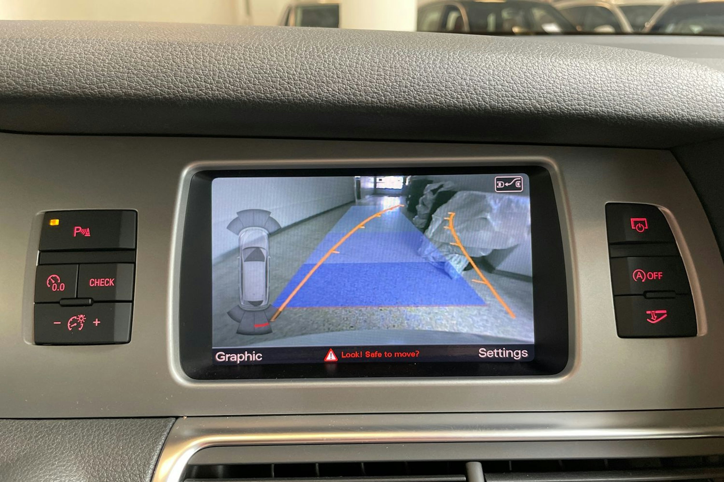 valkoinen Audi Q7 2014 kuva 22.