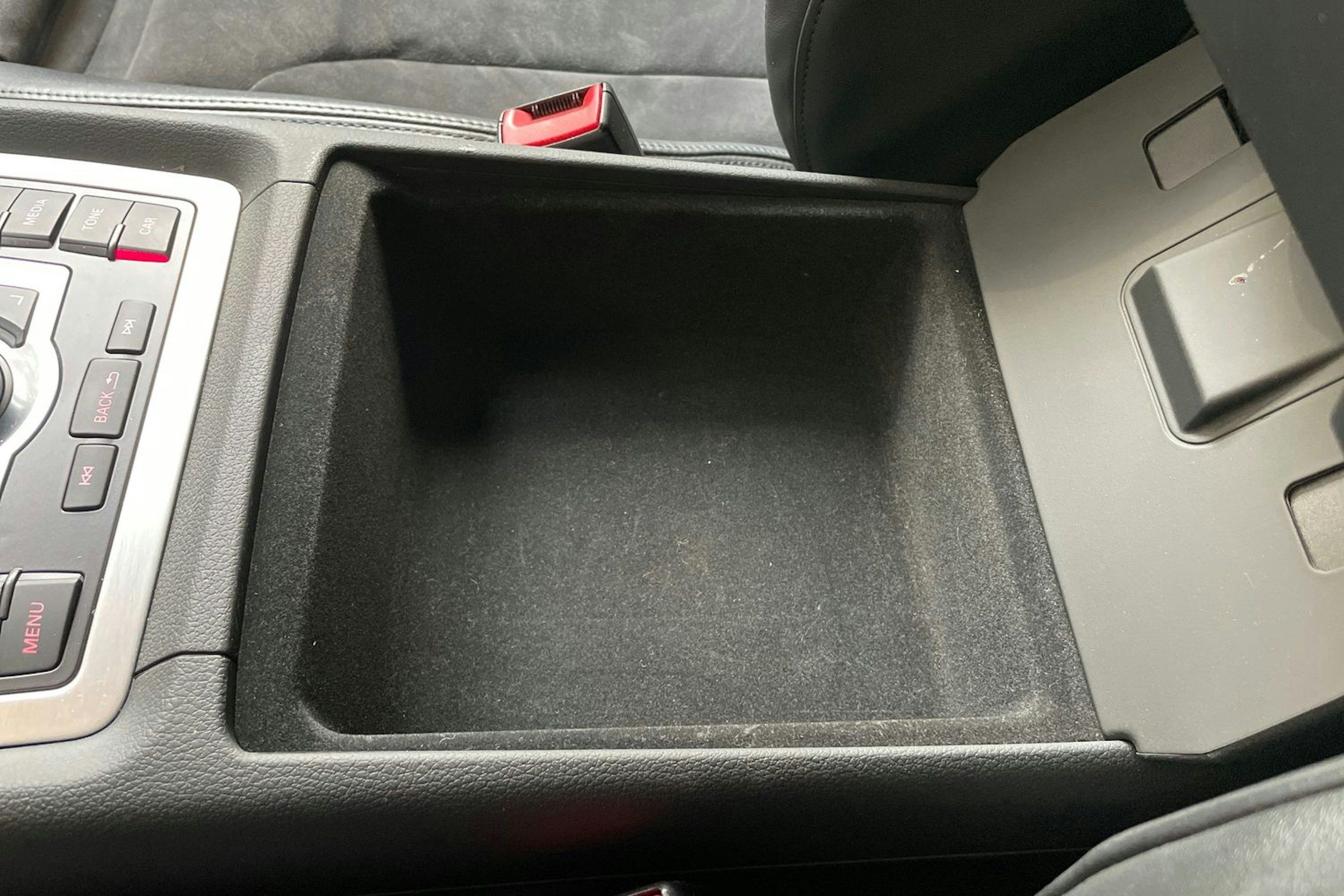 valkoinen Audi Q7 2014 kuva 30.