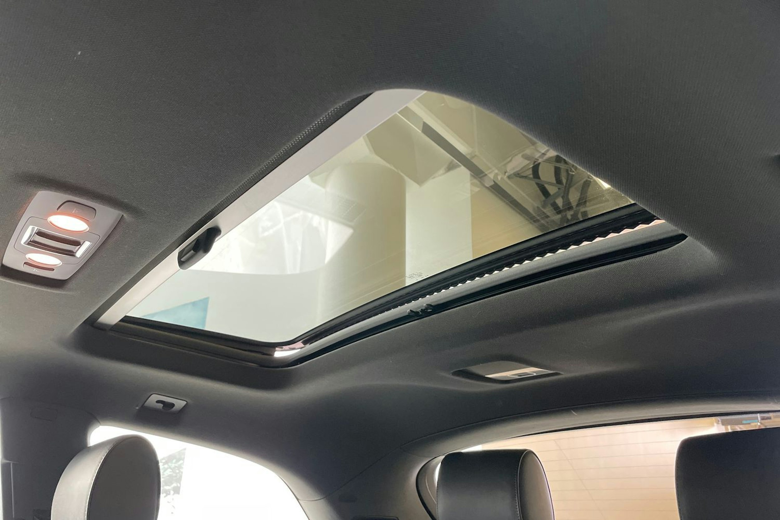 valkoinen Audi Q7 2014 kuva 32.