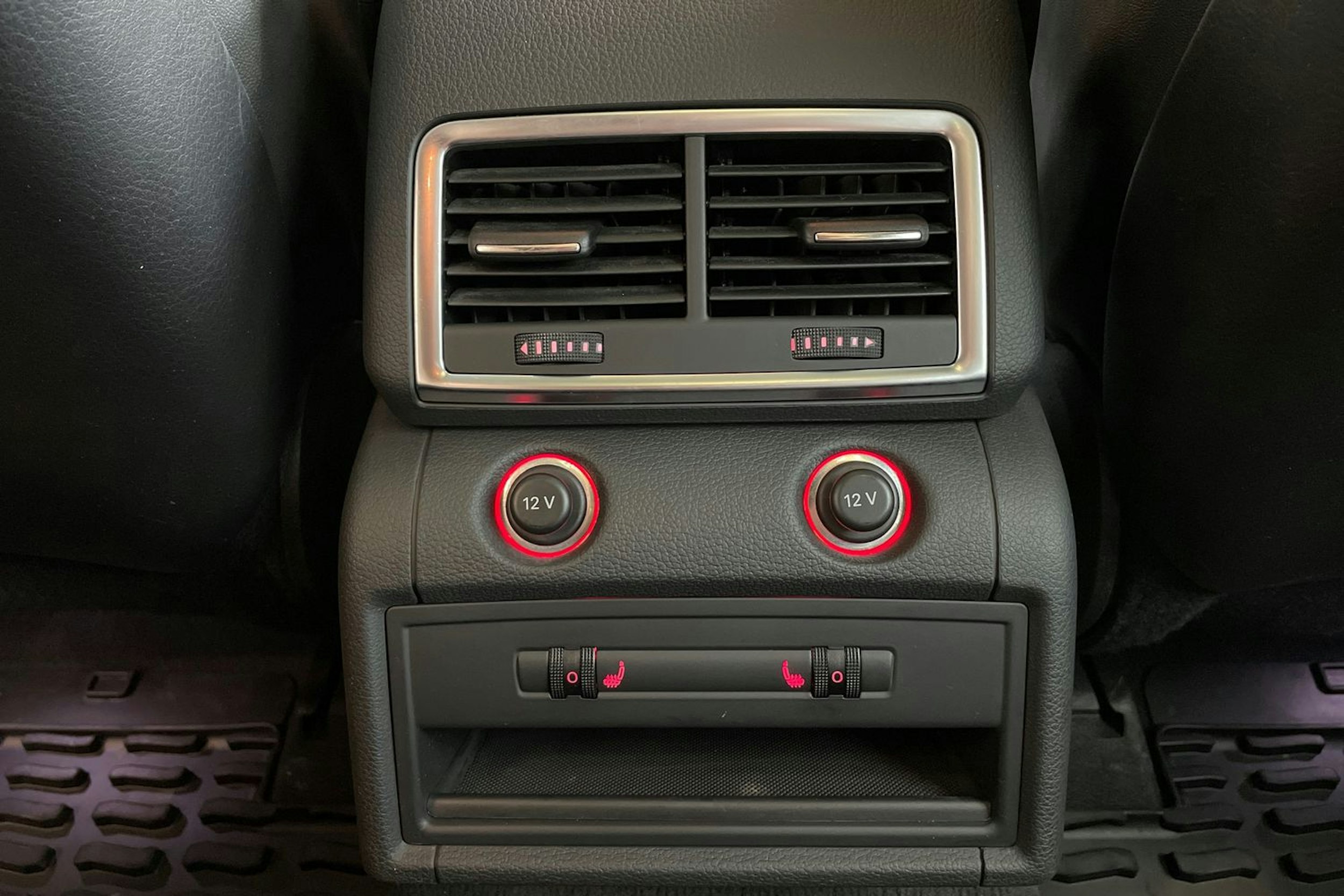 valkoinen Audi Q7 2014 kuva 33.