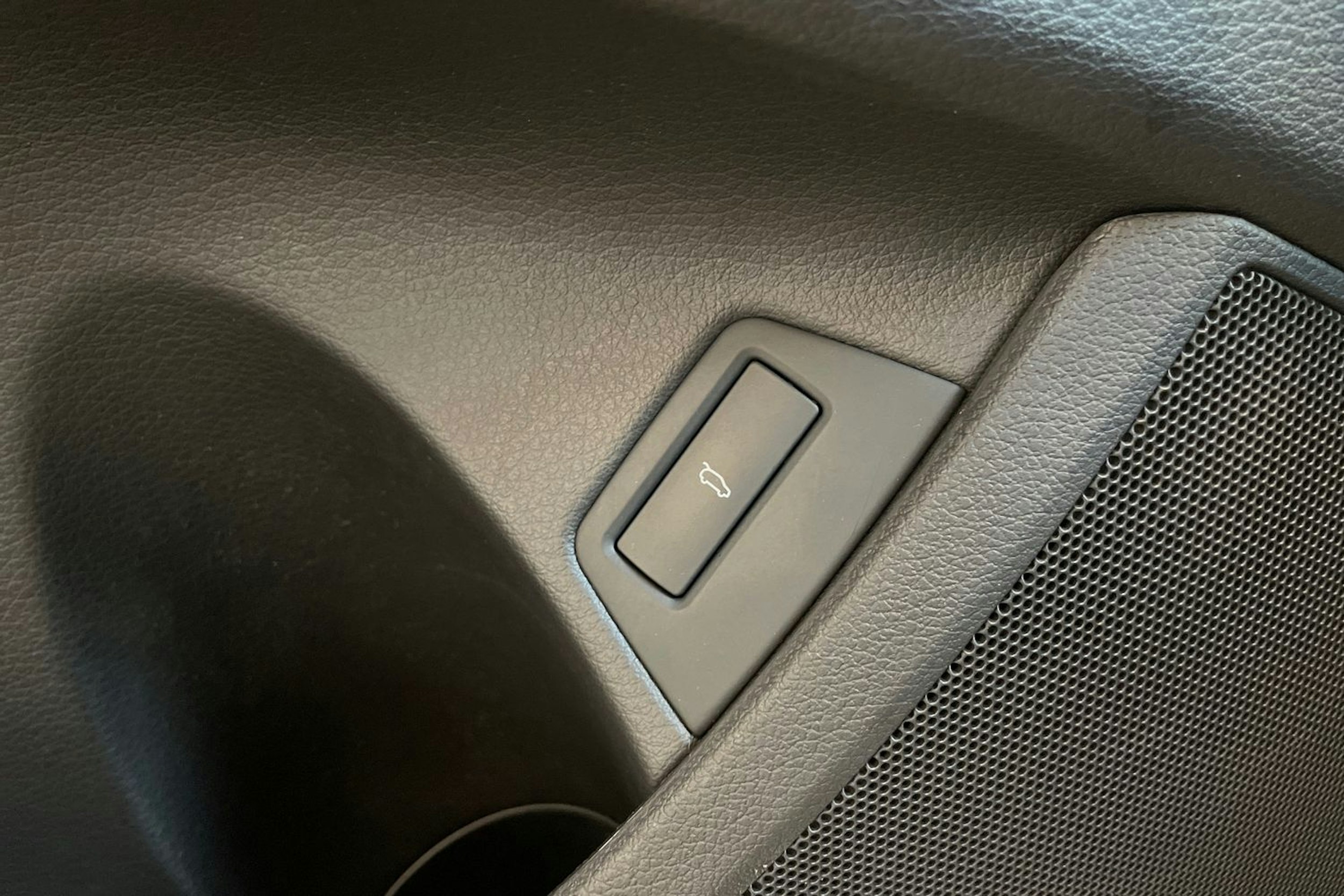 valkoinen Audi Q7 2014 kuva 34.