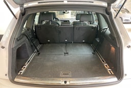 valkoinen Audi Q7 2014 kuva 36.