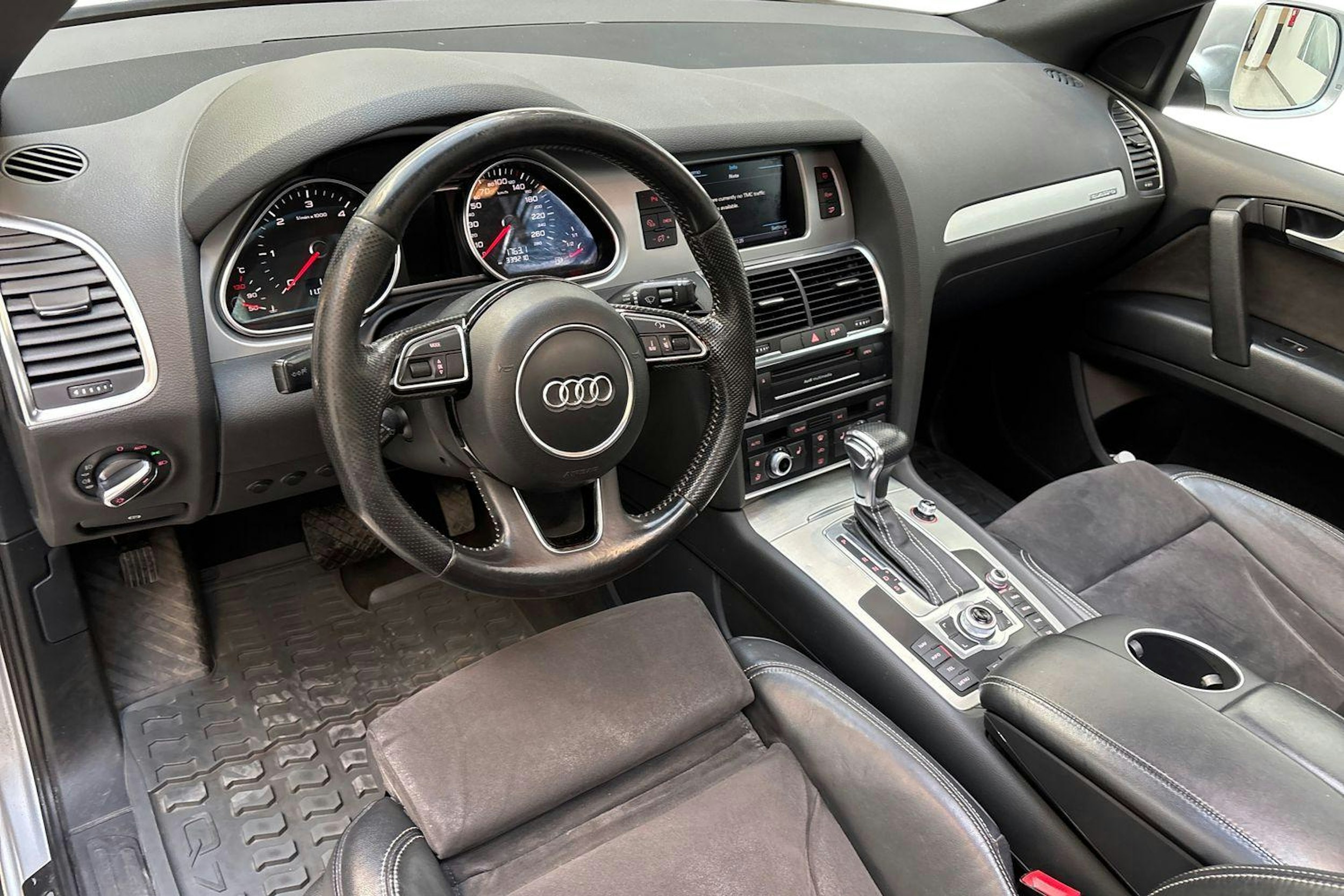 hopea Audi Q7 2014 kuva 6.