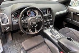hopea Audi Q7 2014 kuva 6.