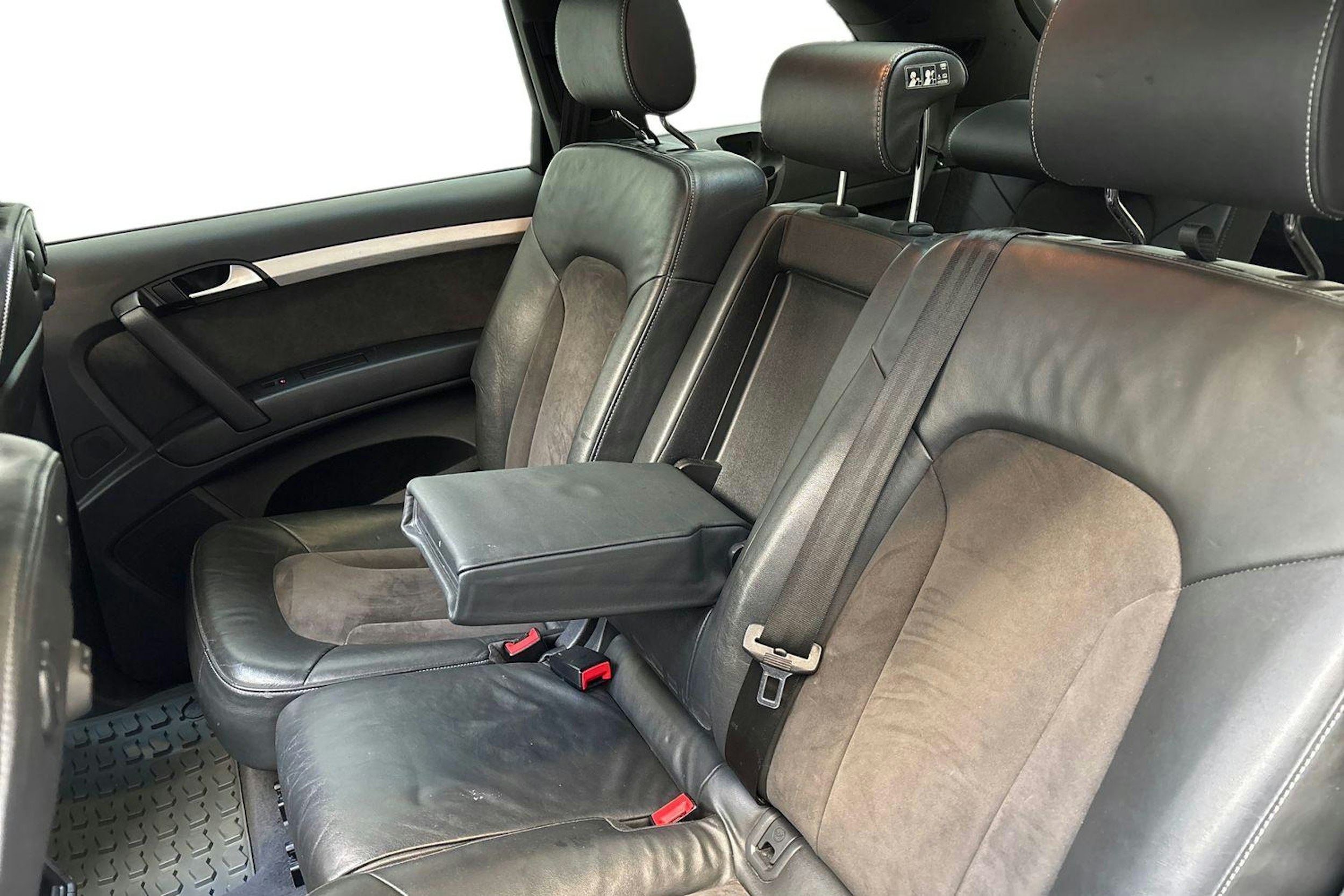 hopea Audi Q7 2014 kuva 8.