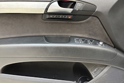 hopea Audi Q7 2014 kuva 16.