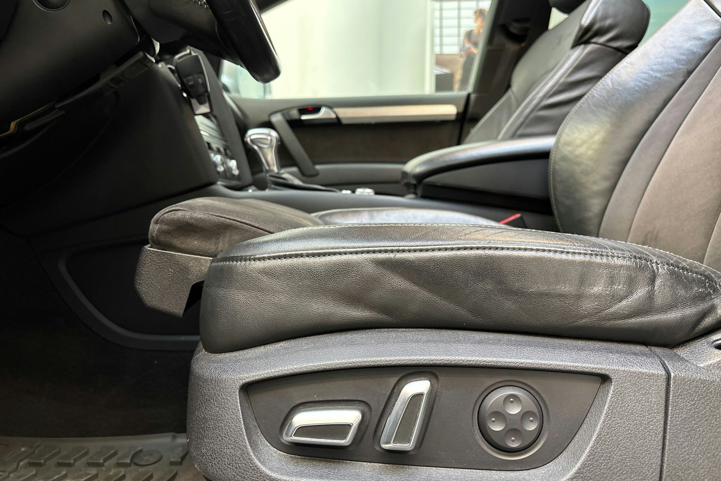 hopea Audi Q7 2014 kuva 17.